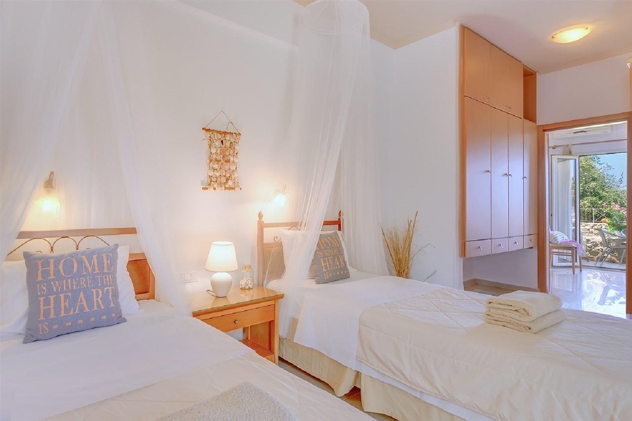 Notos Heights Hotel & Suites Malia  Bagian luar foto
